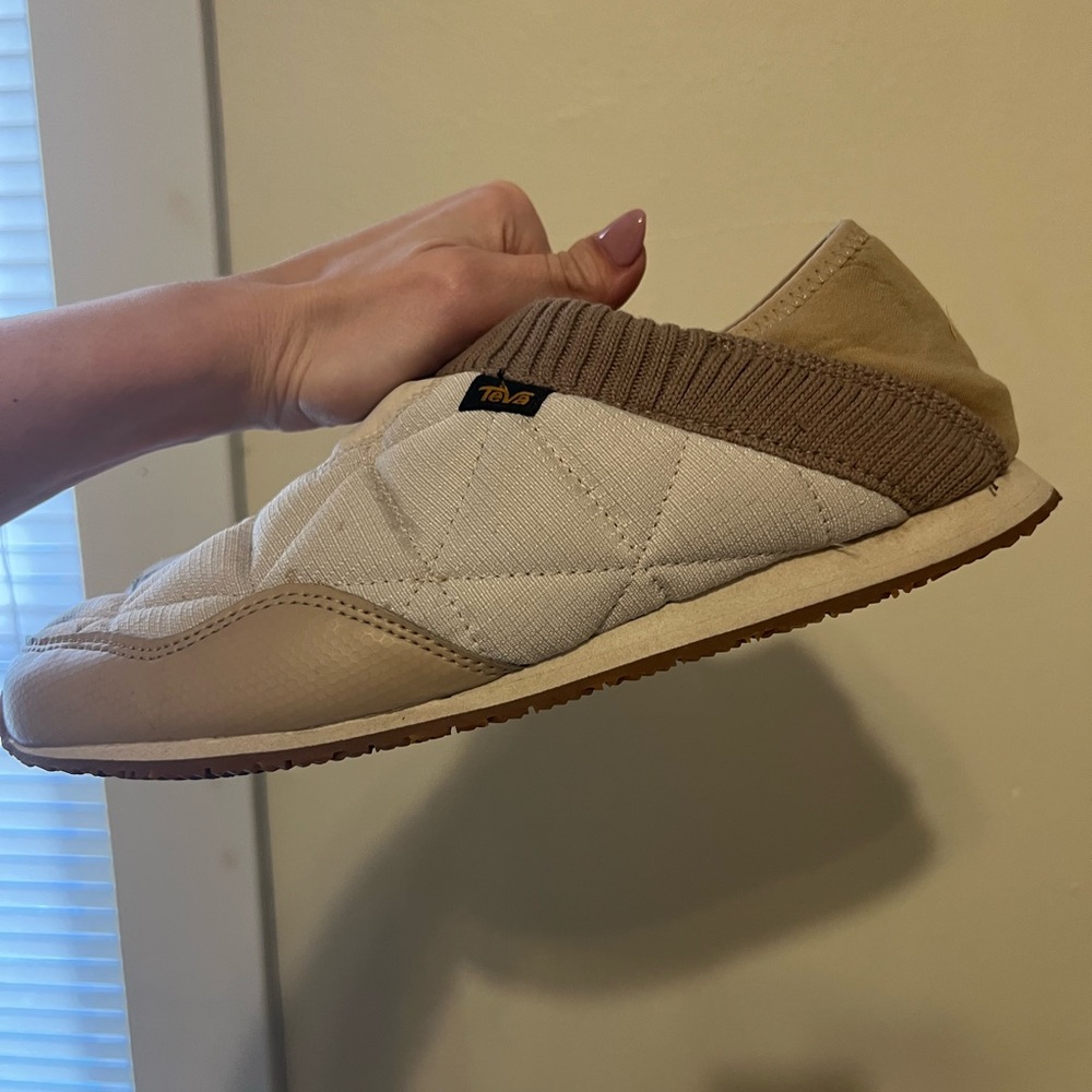 Teva Quilted Slip-On in Cream and Tan